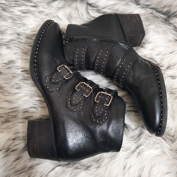 paul green soho boot